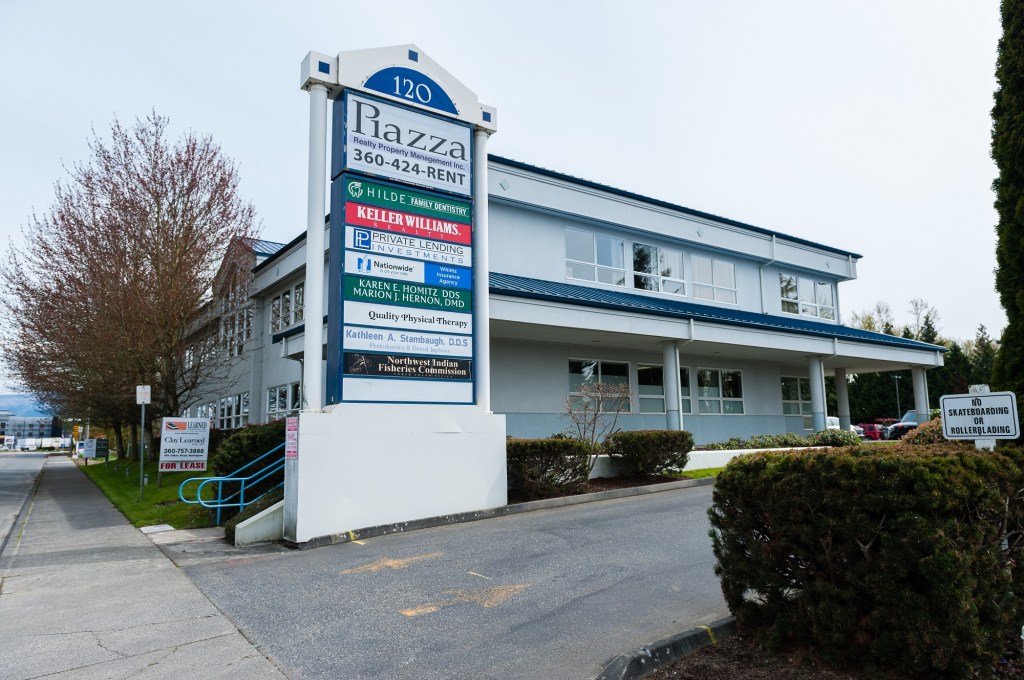 Skagit Dental Design Office building and sign